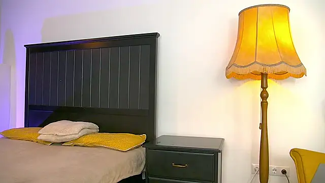 Yanira Muslim online show from 02/25/26, 05:06