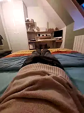 Snapshot of Vijeniv13 chatting on 02/19/26, 05:31 Vijeniv13 online show from 02/19/26, 05:31