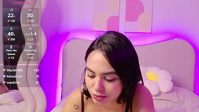 Snapshot of innocentlady_ chatting on 11/07/25, 02:11 innocentlady online show from 11/07/25, 02:11