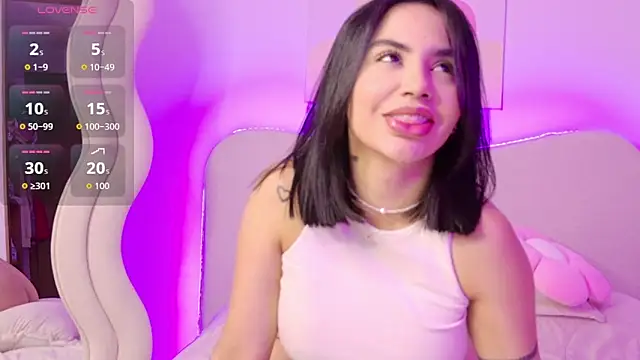 Snapshot of innocentlady_ chatting on 11/18/25, 02:43 innocentlady online show from 11/18/25, 02:43