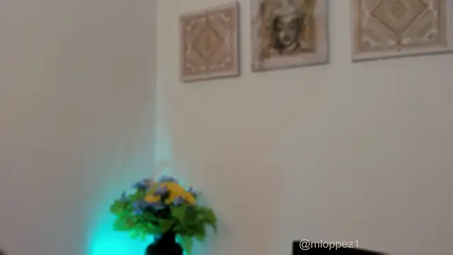 Snapshot of mariana_lopez1 chatting on 03/15/25, 12:58 mariana lopez1 online show from 03/15/25, 12:58