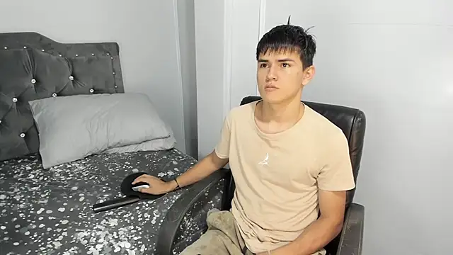 Snapshot of Jacobb_Lee chatting on 12/23/24, 04:17 Jacobb Lee online show from 12/23/24, 04:17