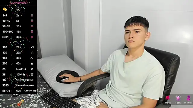 Snapshot of Jacobb_Lee chatting on 12/28/24, 06:40 Jacobb Lee online show from 12/28/24, 06:40