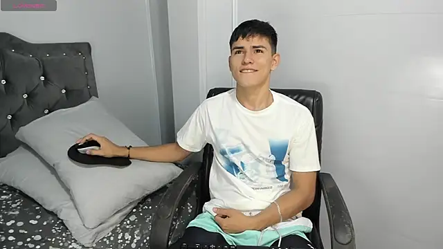 Snapshot of Jacobb_Lee chatting on 12/31/24, 02:14 Jacobb Lee online show from 12/31/24, 02:14