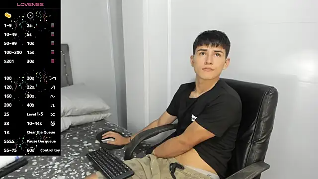 Snapshot of Jacobb_Lee chatting on 01/10/25, 08:15 Jacobb Lee online show from 01/10/25, 08:15