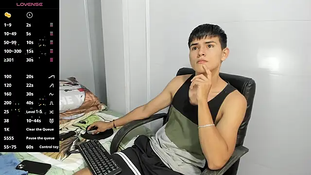 Snapshot of Jacobb_Lee chatting on 01/15/25, 08:48 Jacobb Lee online show from 01/15/25, 08:48