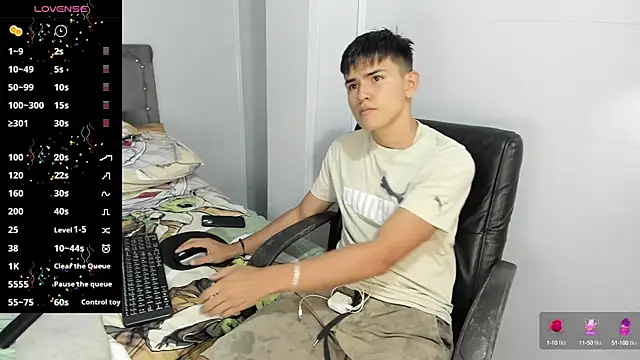 Snapshot of Jacobb_Lee chatting on 02/13/25, 08:13 Jacobb Lee online show from 02/13/25, 08:13