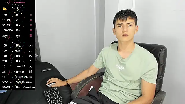 Snapshot of Jacobb_Lee chatting on 02/25/25, 09:02 Jacobb Lee online show from 02/25/25, 09:02