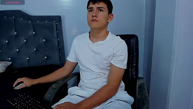 Snapshot of Jacobb_Lee chatting on 11/11/25, 09:48 Jacobb Lee online show from 11/11/25, 09:48