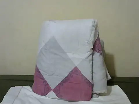 Snapshot of wetberrry chatting on 10/14/25, 05:58 wetberrry online show from 10/14/25, 05:58