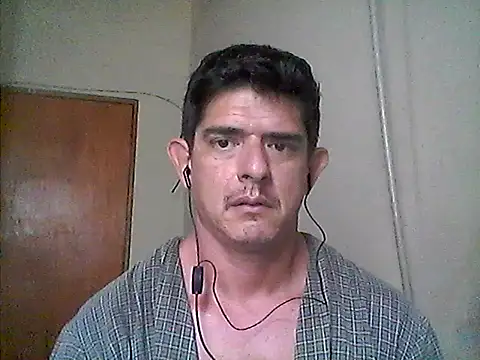 Snapshot of Marobronco chatting on 11/30/25, 02:43 Marobronco online show from 11/30/25, 02:43