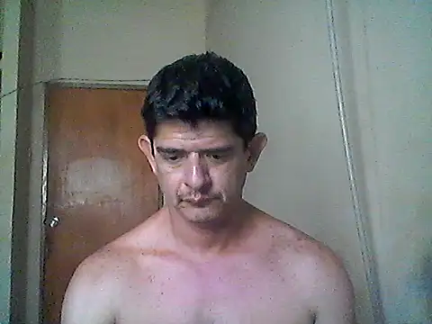 Snapshot of Marobronco chatting on 12/01/25, 04:01 Marobronco online show from 12/01/25, 04:01