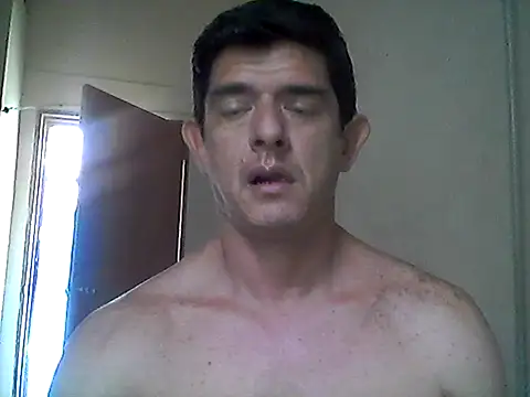 Snapshot of Marobronco chatting on 12/14/25, 02:55 Marobronco online show from 12/14/25, 02:55