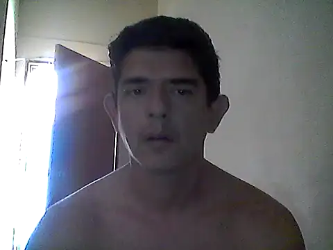 Snapshot of Marobronco chatting on 12/15/25, 04:11 Marobronco online show from 12/15/25, 04:11