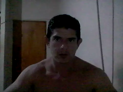 Snapshot of Marobronco chatting on 12/17/25, 01:44 Marobronco online show from 12/17/25, 01:44