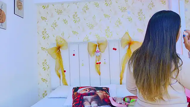 Sara Desire online show from 12/16/25, 12:21