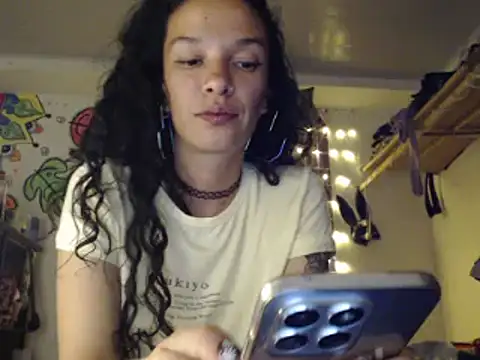 Snapshot of rebekka_simpson chatting on 12/26/24, 02:33 rebekka simpson online show from 12/26/24, 02:33