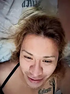 Snapshot of allissonw13 chatting on 12/21/24, 11:24 allissonw13 online show from 12/21/24, 11:24