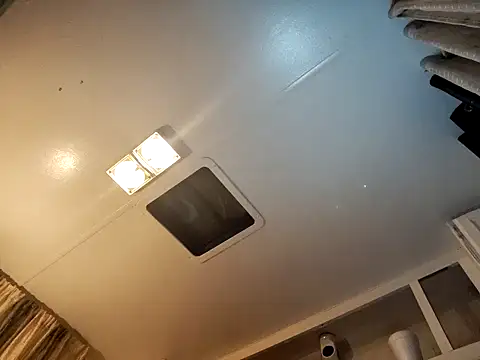 Snapshot of allissonw13 chatting on 12/24/24, 05:16 allissonw13 online show from 12/24/24, 05:16