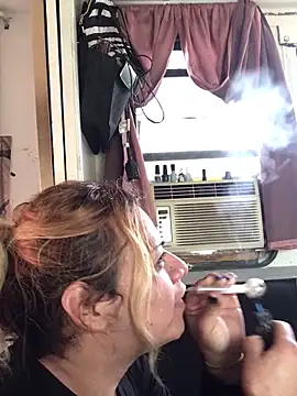 Snapshot of allissonw13 chatting on 01/04/25, 11:17 allissonw13 online show from 01/04/25, 11:17