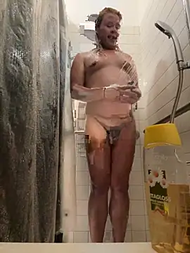 Snapshot of allissonw13 chatting on 10/26/25, 08:31 allissonw13 online show from 10/26/25, 08:31