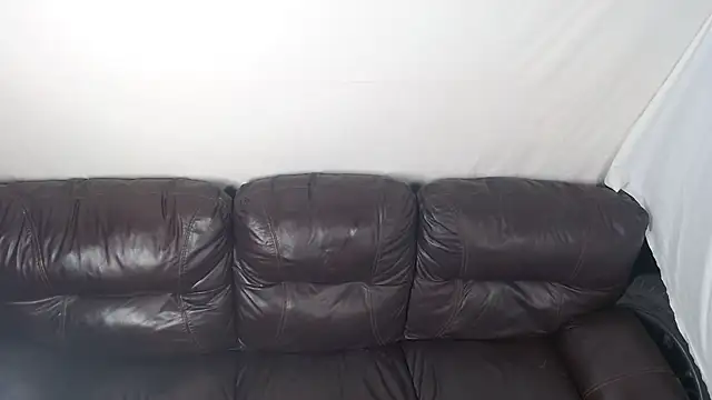 Snapshot of allissonw13 chatting on 11/18/25, 10:47 allissonw13 online show from 11/18/25, 10:47