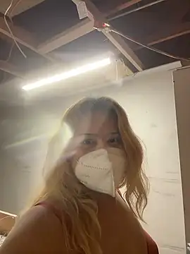 Snapshot of allissonw13 chatting on 01/18/26, 08:18 allissonw13 online show from 01/18/26, 08:18