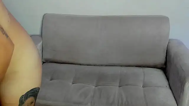Snapshot of Lilacutte_ chatting on 03/18/25, 10:46 Lilacutte online show from 03/18/25, 10:46