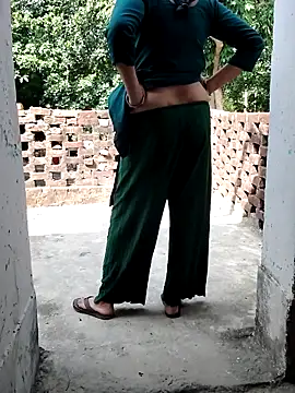 Snapshot of Hot-rubina chatting on 06/14/26, 03:30 Hot-rubina online show from 06/14/26, 03:30