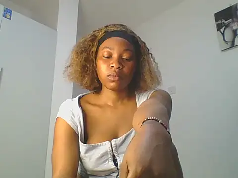  Becky002 online show from 12/14/25, 09:36