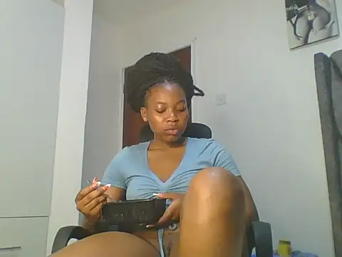 Snapshot of _Becky002 chatting on 05/17/26, 12:12 Becky002 online show from 05/17/26, 12:12