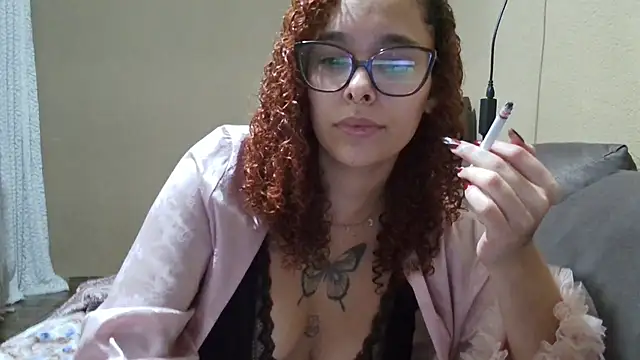 Snapshot of lizza_monroe chatting on 09/28/25, 07:36 lizza monroe online show from 09/28/25, 07:36