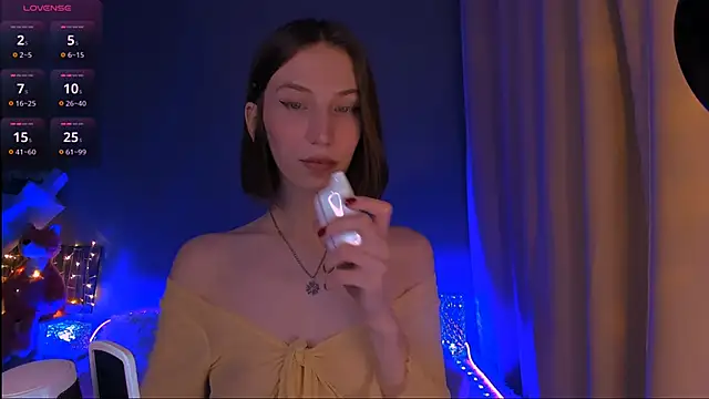 ellaamber online show from 03/09/25, 10:08