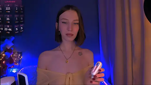 ellaamber online show from 03/10/25, 01:23