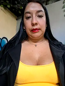 Bella keny online show from 11/17/25, 06:24