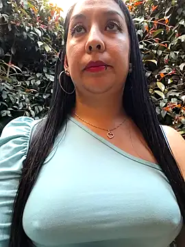 Snapshot of Bella_keny chatting on 04/30/26, 07:53 Bella keny online show from 04/30/26, 07:53