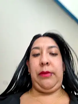 Snapshot of Bella_keny chatting on 05/29/26, 05:55 Bella keny online show from 05/29/26, 05:55