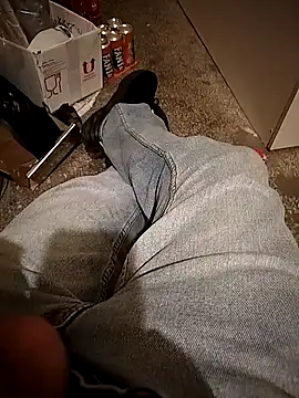 Snapshot of A_man_in_public chatting on 09/24/25, 07:39 A man in public online show from 09/24/25, 07:39