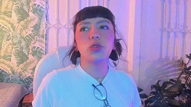 cute hollywood online show from 02/04/26, 11:49