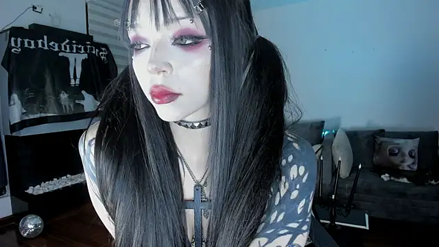 Snapshot of SophieHill_gh chatting on 04/28/26, 11:43 SophieHill gh online show from 04/28/26, 11:43