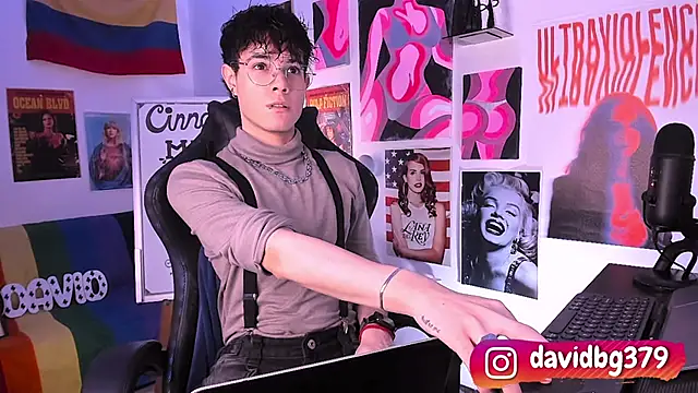 Snapshot of cinnamon_boyxxx chatting on 03/09/25, 01:56 cinnamon boyxxx online show from 03/09/25, 01:56