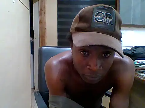 Snapshot of cranes293 chatting on 10/17/25, 06:10 cranes293 online show from 10/17/25, 06:10