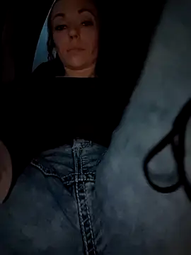 Snapshot of Genevieve143 chatting on 01/09/25, 11:56 Genevieve143 online show from 01/09/25, 11:56