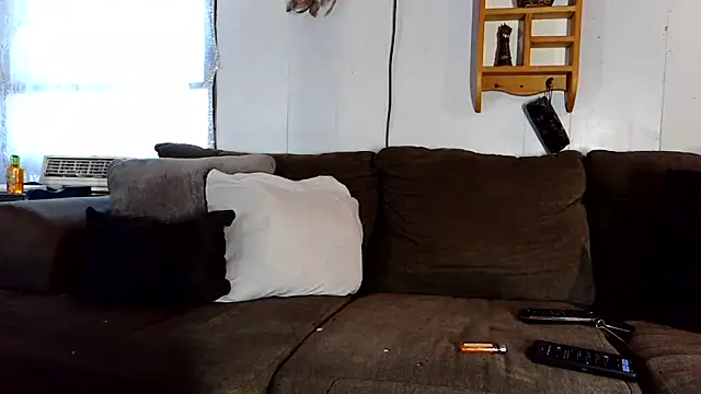 Snapshot of Genevieve143 chatting on 11/18/25, 10:25 Genevieve143 online show from 11/18/25, 10:25