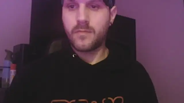 Snapshot of jonnybans chatting on 02/12/26, 07:58 jonnybans online show from 02/12/26, 07:58