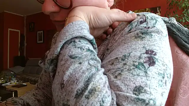 cruellaculdenfer67 online show from 03/17/26, 09:34