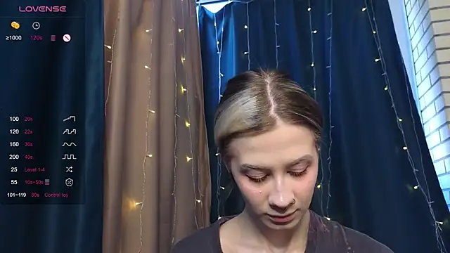 christy memeow online show from 04/12/26, 01:16