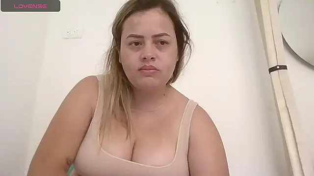 Snapshot of saramartinez1000 chatting on 05/22/26, 03:39 saramartinez1000 online show from 05/22/26, 03:39