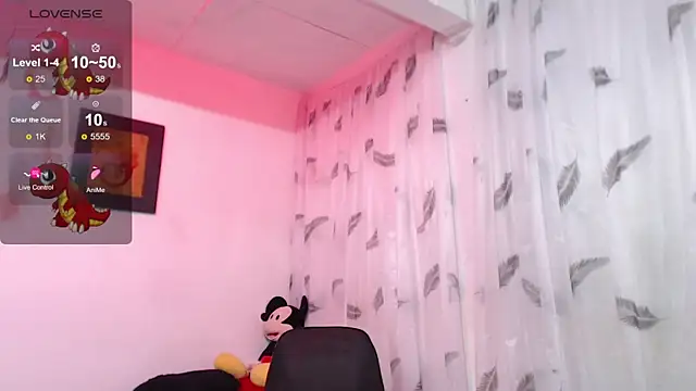 Snapshot of tania_060101 chatting on 01/04/25, 09:31 tania 060101 online show from 01/04/25, 09:31