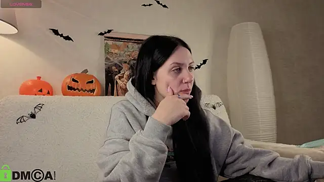 Kvetachka online show from 10/28/25, 01:09